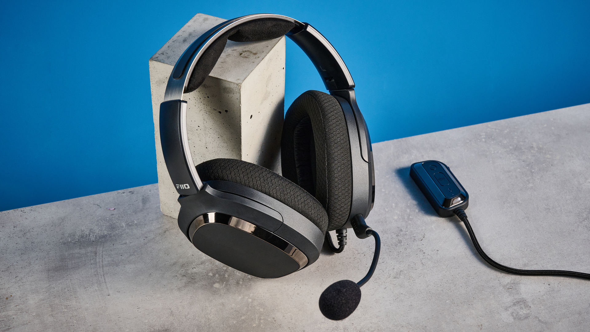 A black FiiO FG3 gaming headset