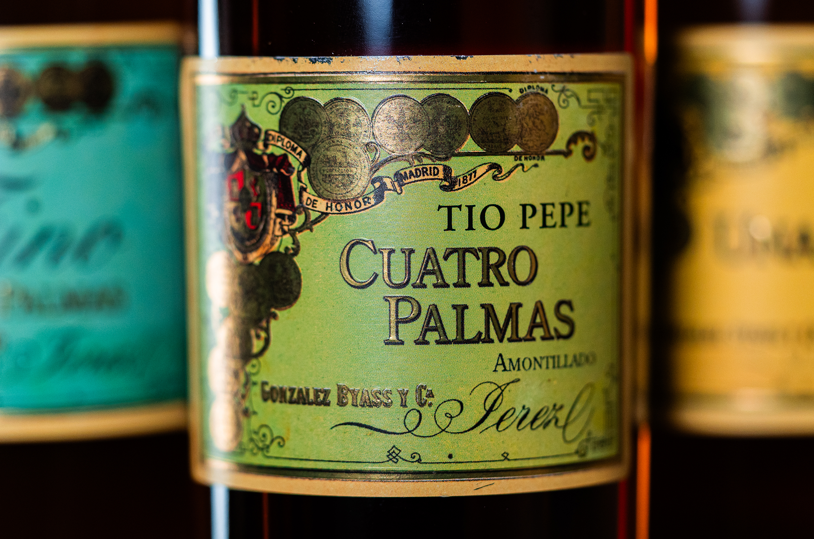 Close-up image of the label of T&amp;iacute;o Pepe 'Cuatro Palmas' Amontillado