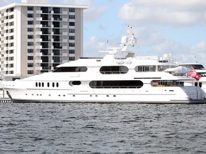 Tiger Woods Docks $20m Yacht