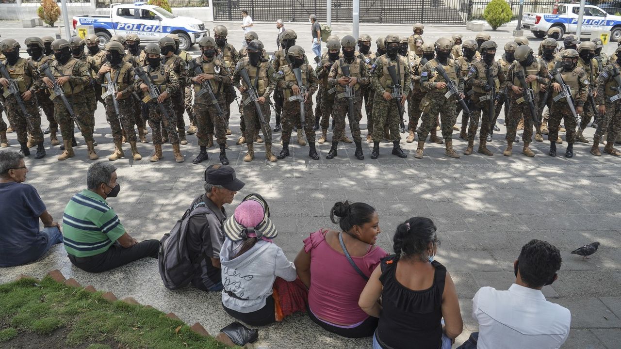 The military in El Salvador 