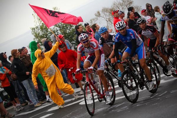 The crowd gets into the swing of things as the peloton hits the two kilometre mark to the top of Arthurs Seat