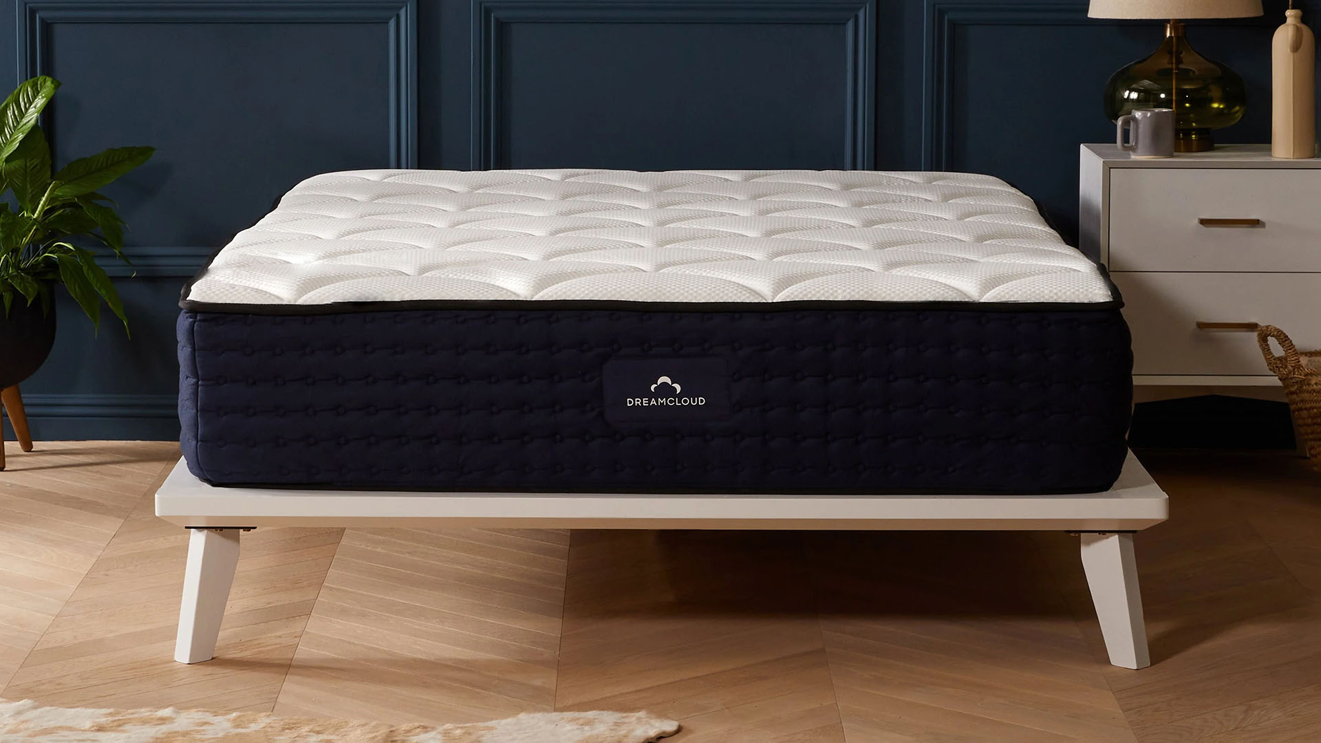 Dreamcloud memory deals foam mattress