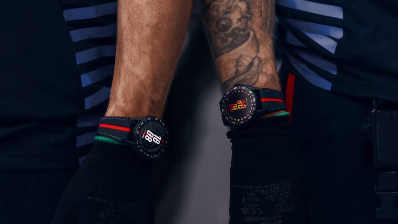 TAG Heuer Connected Calibre E4 x Oracle Red Bull Racing Edition