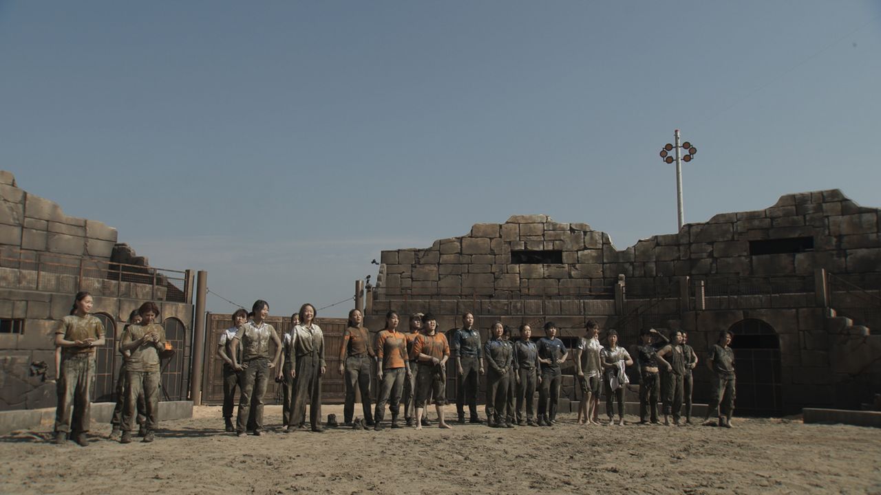 Siren: Survive the Island competitors gathered together