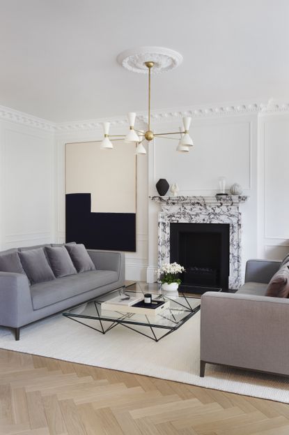 This period apartment combines traditional elegance with a contemporary ...