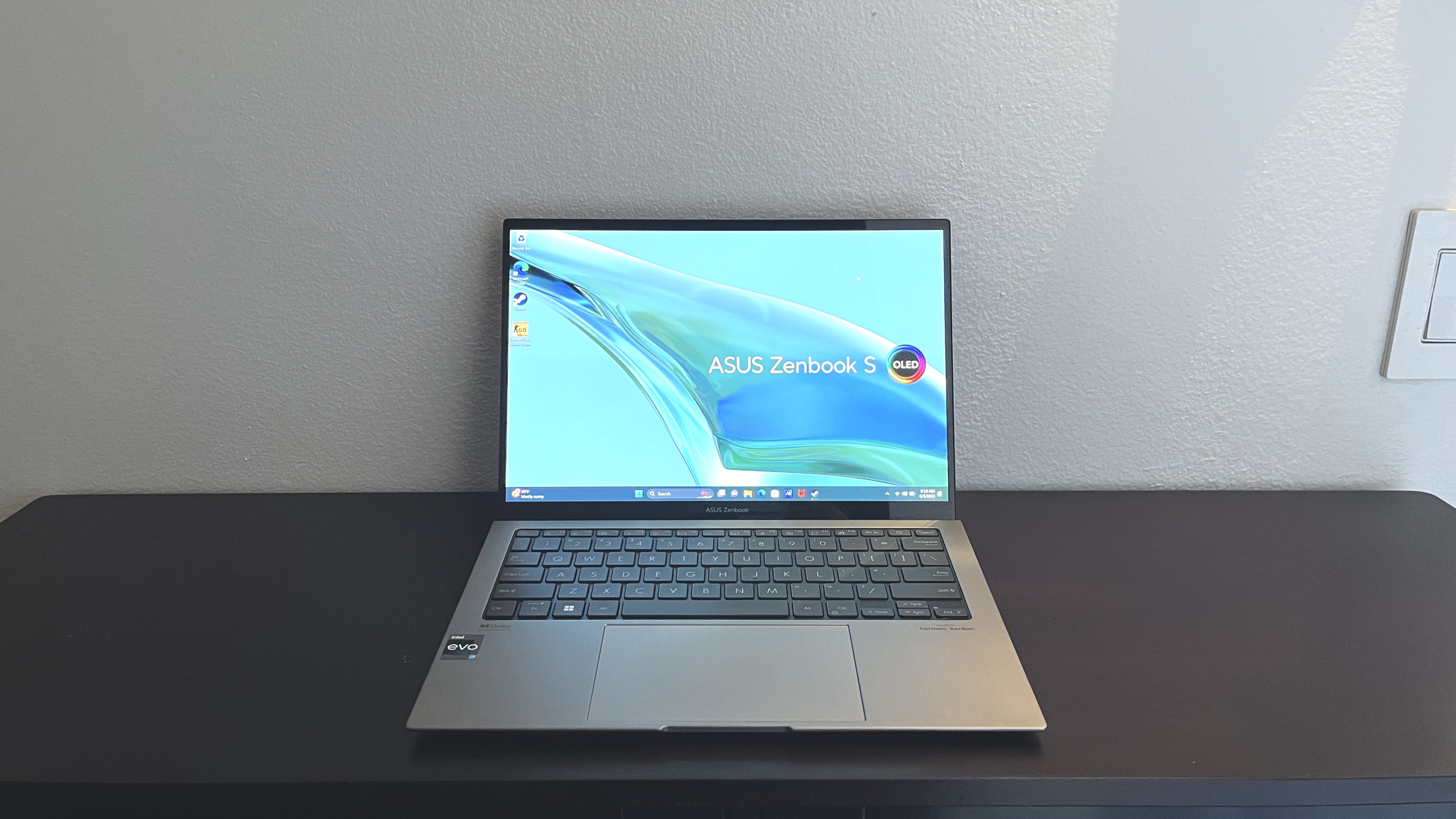  ASUS Zenbook S 13 OLED Ultra Laptop, 13.3” OLED 2.8K