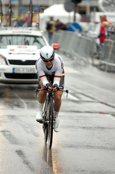 Judith Arndt (Germany) on her way to gold.