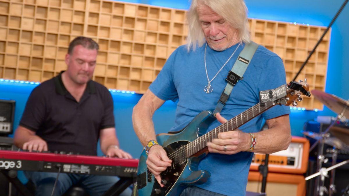 Steve Morse plays Jeff Beck’s Cause We’ve Ended As Lovers | Guitar World