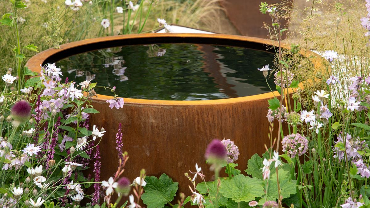 9 Landscape-Design Ideas to Make Your Garden Feel Cooler in High Summer Heat