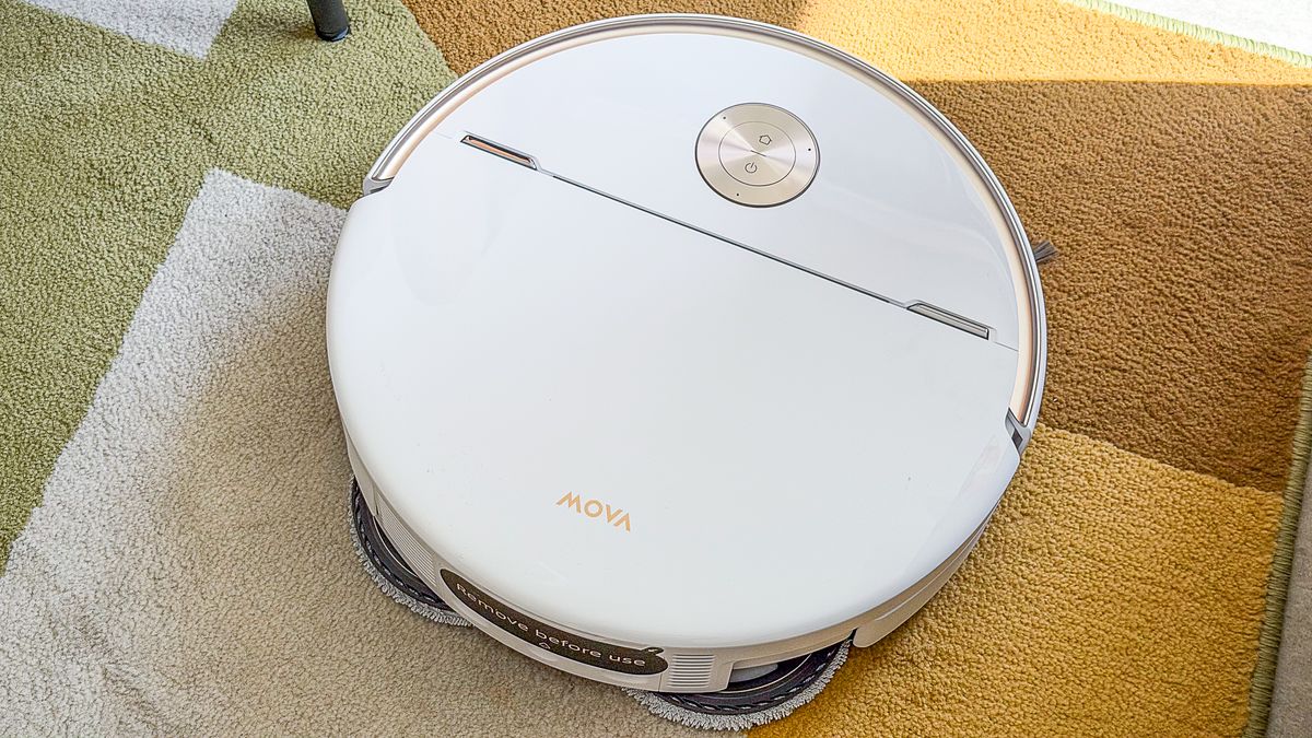 Mova V70 Ultra Complete robot on a colorful rug