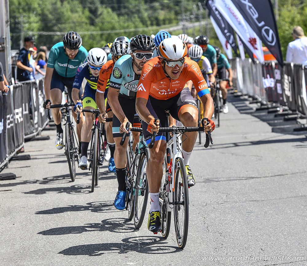 Adam de Vos (Rally UHC) takes the lead