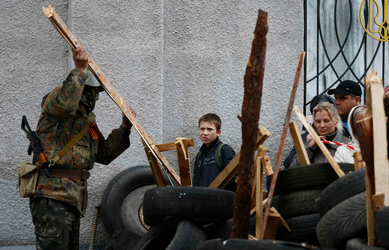 Pro-Russia forces seize Ukrainian police station