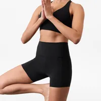 Athleta Salutation Stash 5” Short