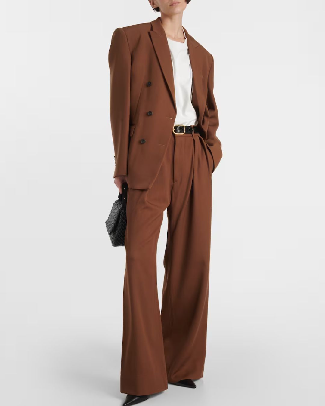 zACF6F6G3Lr2T6KooY2vjJ-320-80 I'm a Stylist and Fashion Expert—This is the Simple Trick I'd Recommend If You Want to Look Classy