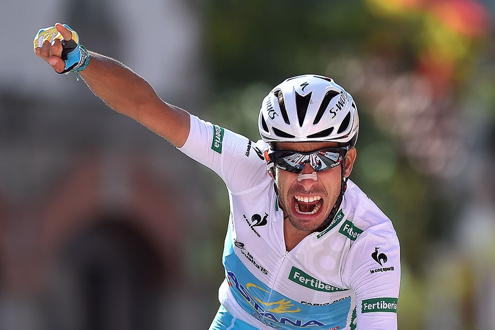 Fabio Aru celebrates at the finish of stage 20