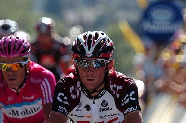 Fr&auml;nk Schleck (Team CSC) looks exhausted after a hard day in the mountains.
