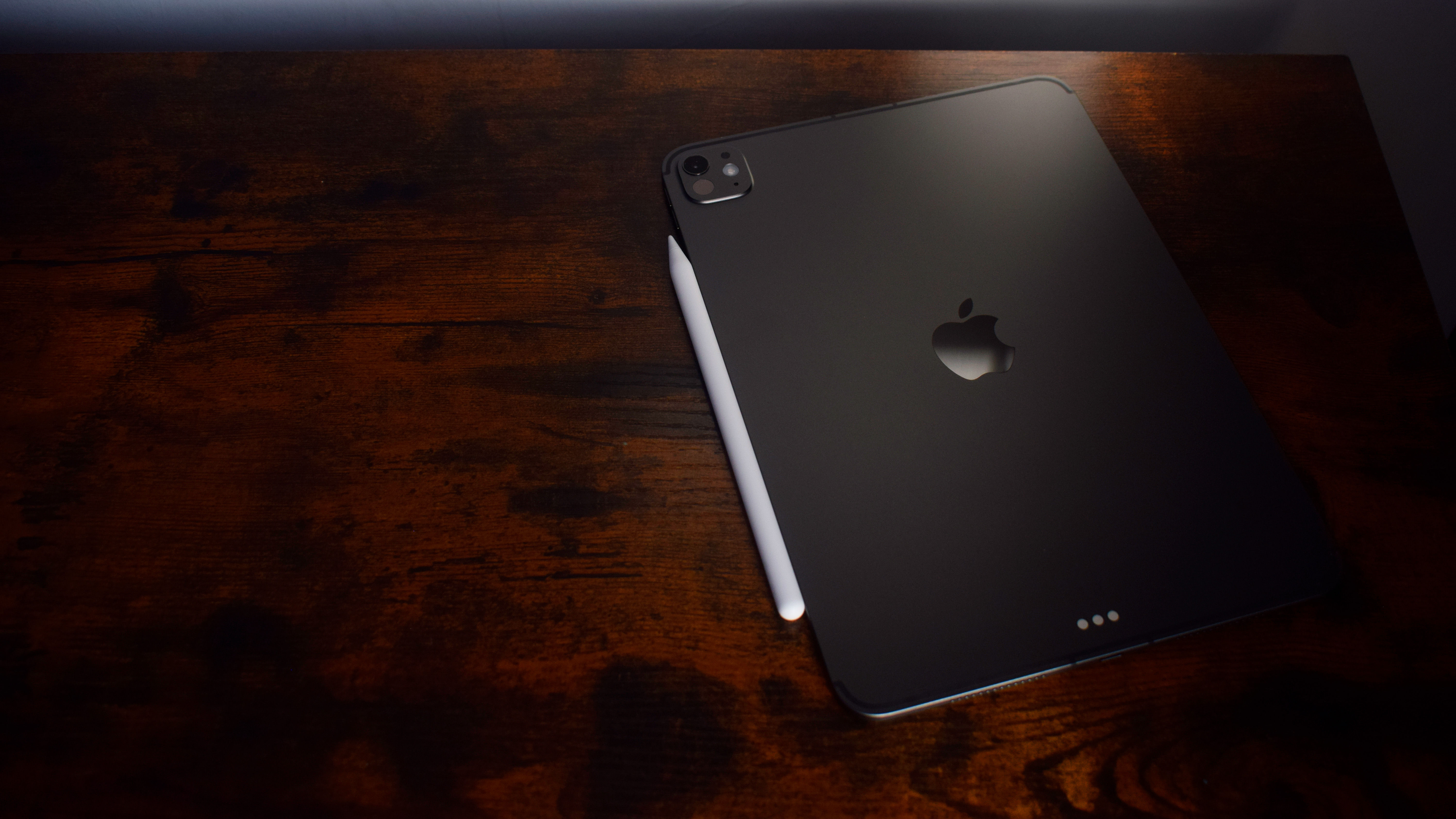 Apple M5 iPad Pro on a desk