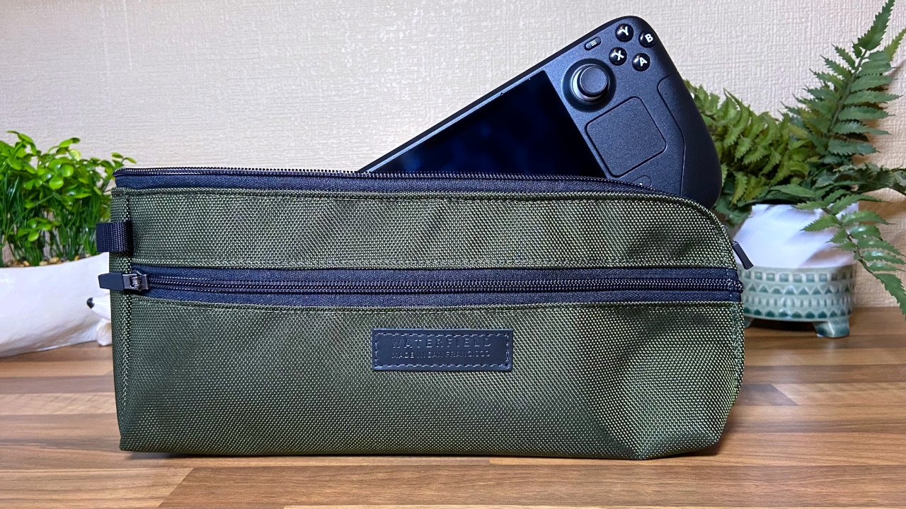 WaterField Designs pouch for Steam Deck with console