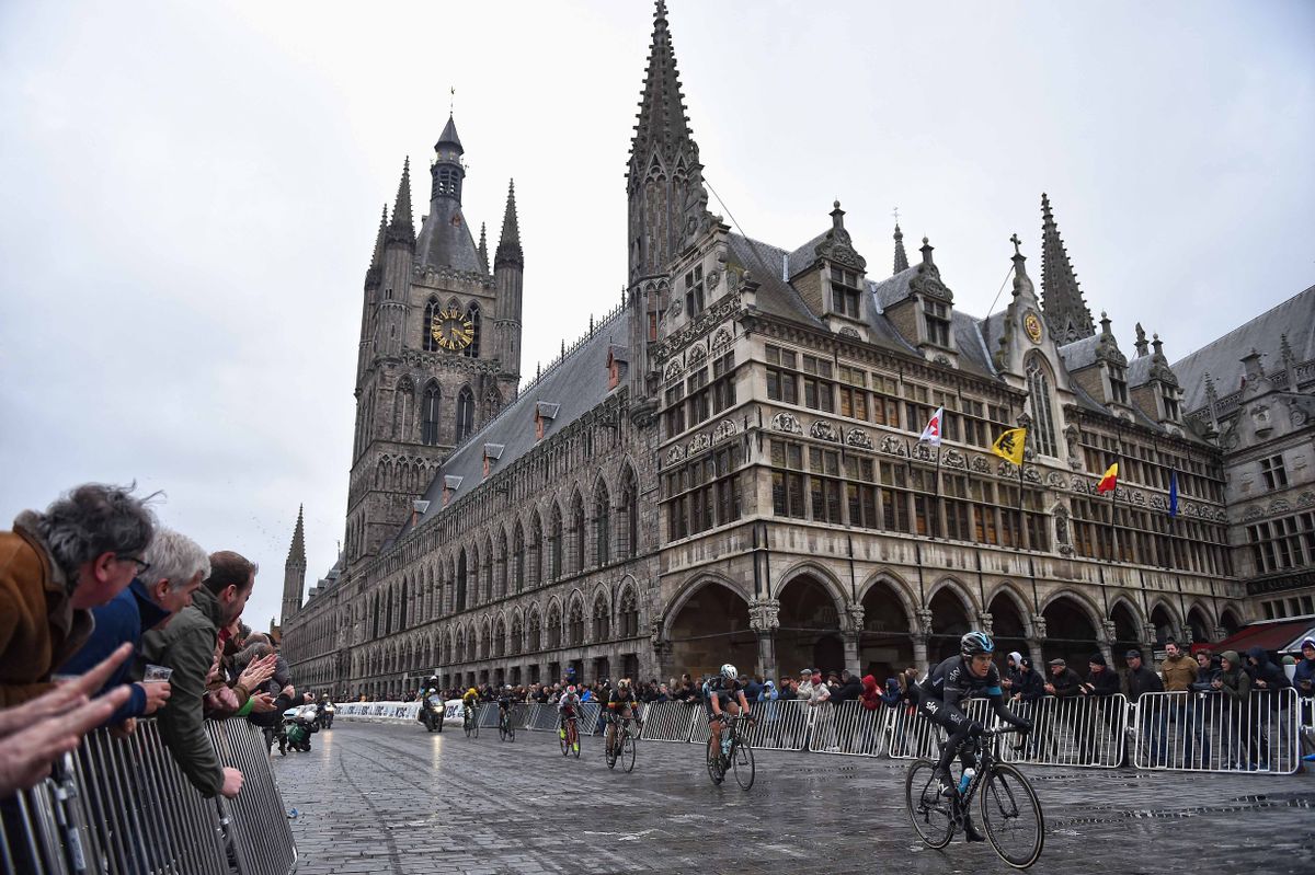 The leaders pass through Ypres