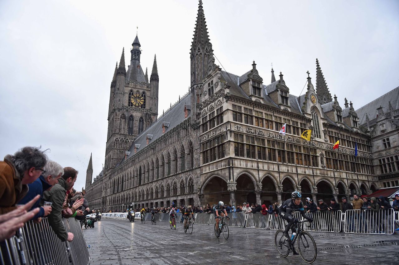 The leaders pass through Ypres