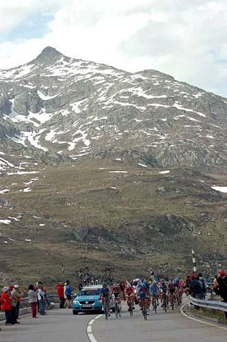 A group comes up the San Gotthardpass