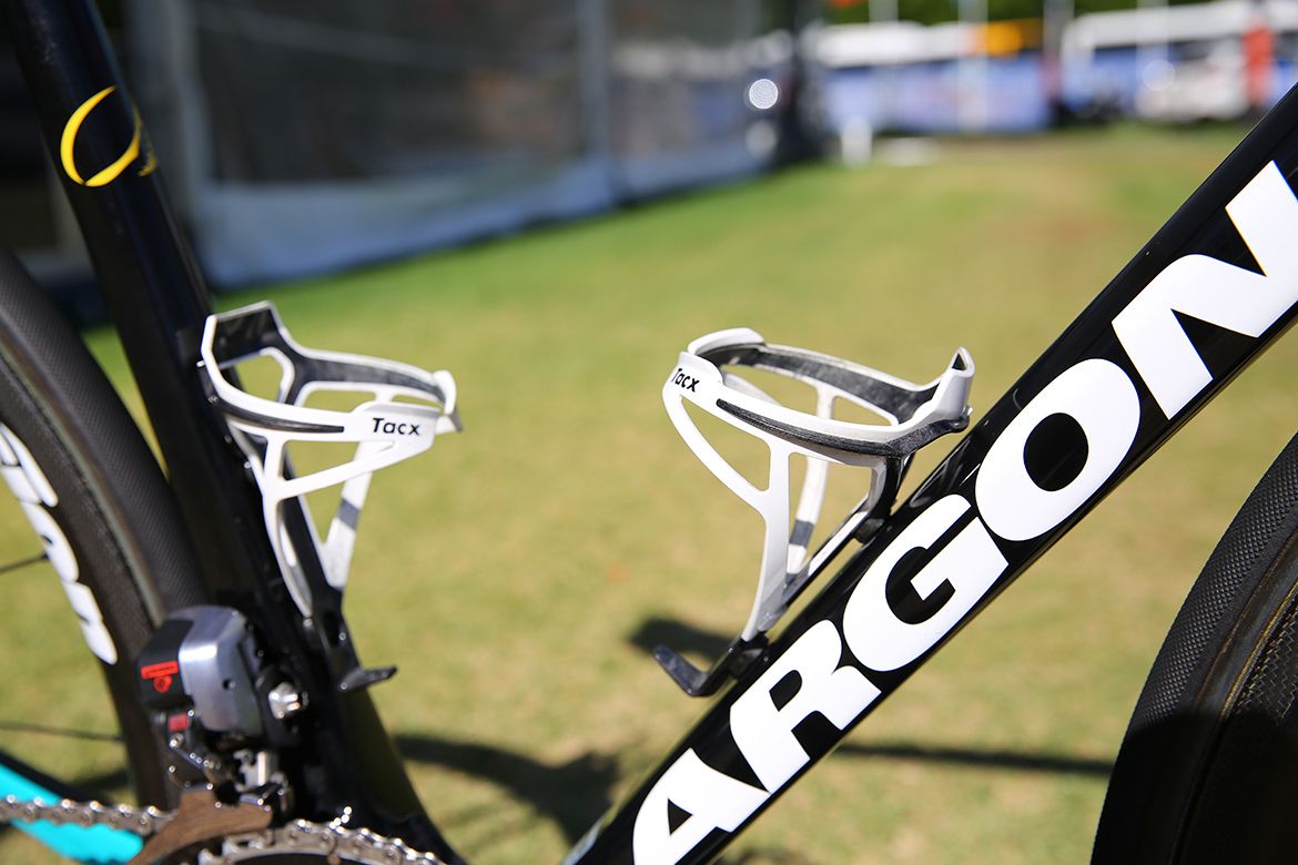 Tacx bottle cages on Astana's Gallium Pro