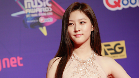 South Korean actress Kim Sae-ron on a red carpet at the 2017 Mnet Asian Music Awards