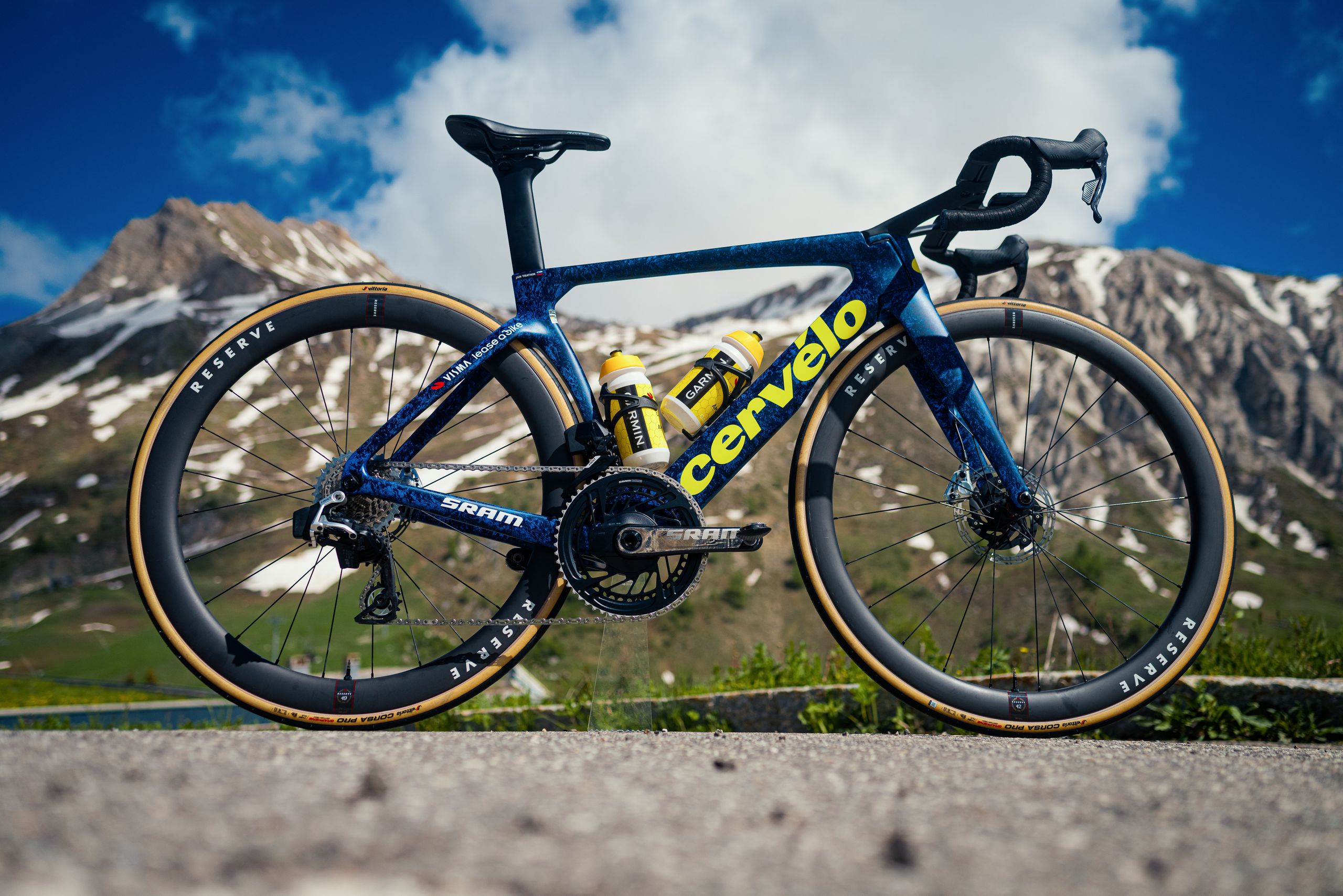 Visma-Lease a Bike reveal custom Cervélo bikes for the Tour de