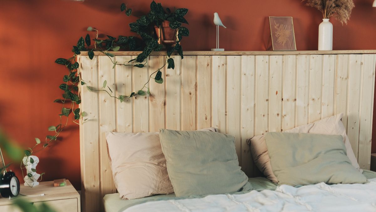 Comment désencombrer une petite chambre, même si cela semble impossible