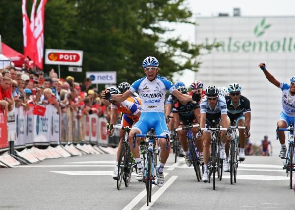 Sacha Modolo (Colnago-CSF Inox) won the sprint by a large margin over Breschel