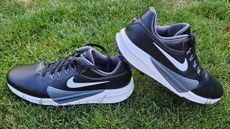 A general view of the Nike Victory Pro 4 Golf Shoes