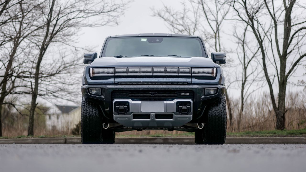 2025 GMC Hummer EV 3X SUV test drive.