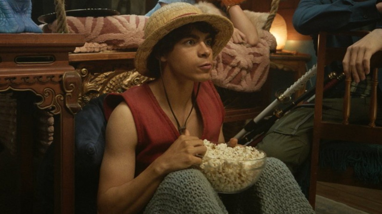 Luffy munching on some popcorn