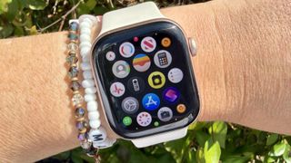 apple watch 11 walkie talkie app