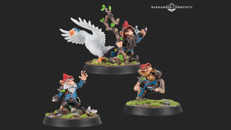 Three gnome minis from the Warhammer Blood Bowl Gnome team, one of which has a goose accompanying him