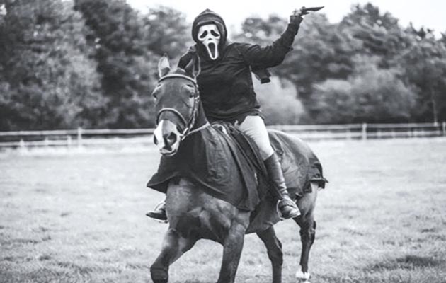 Scream-Halloween-Costume.jpg