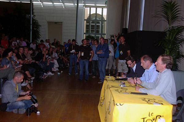 Standing room only at the press conference during Tuesday's rest day.
