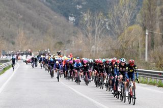 Tirreno-Adriatico stage 3 LIVE - Multiple teams come to the front in colour order to set up sprint finish