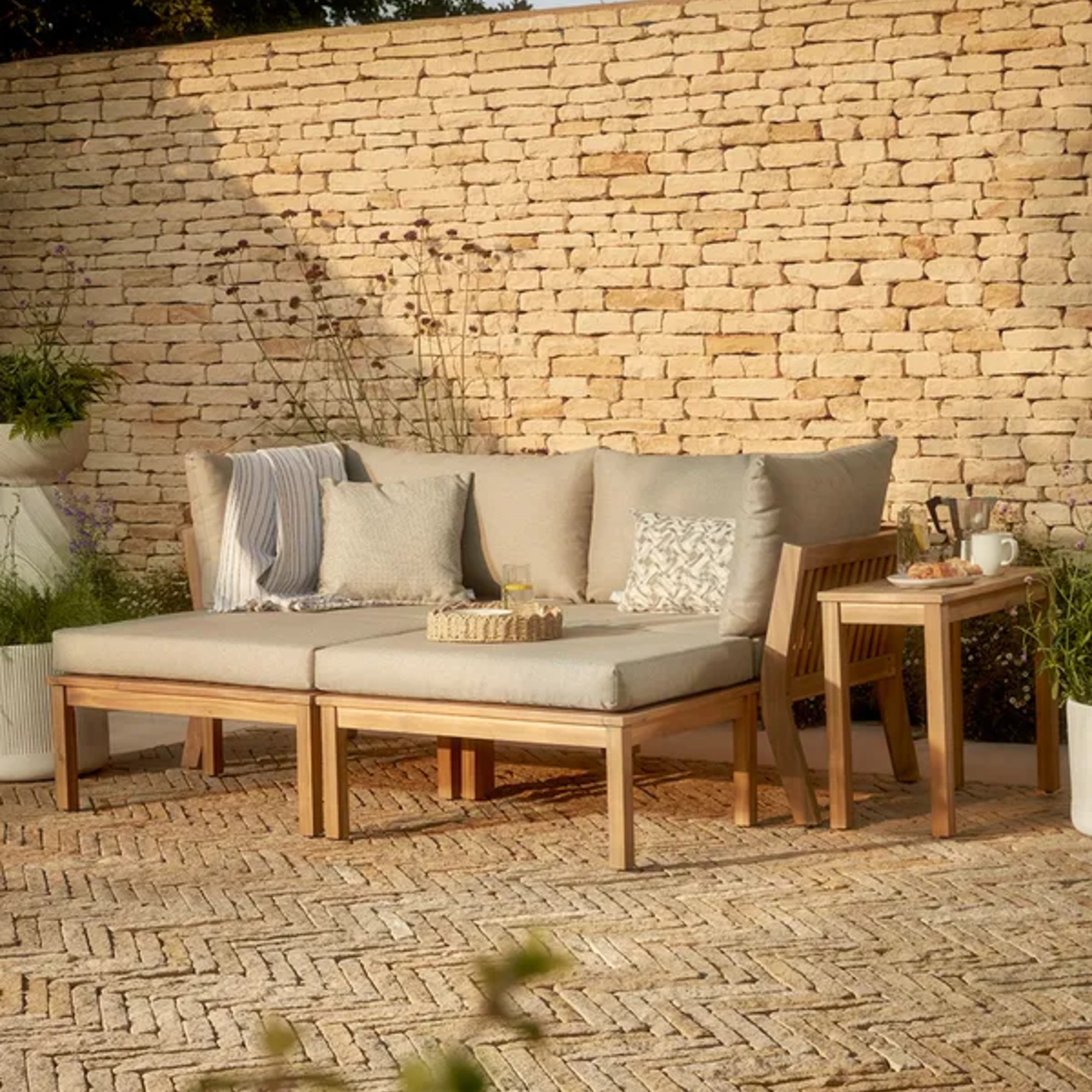 Cox &amp;amp; Cox Ravenna Versatile Daybed