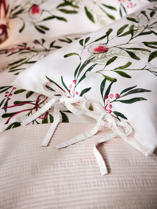 Natural 200tc Sateen Robins Christmas Duvet Cover and Pillowcase Set
