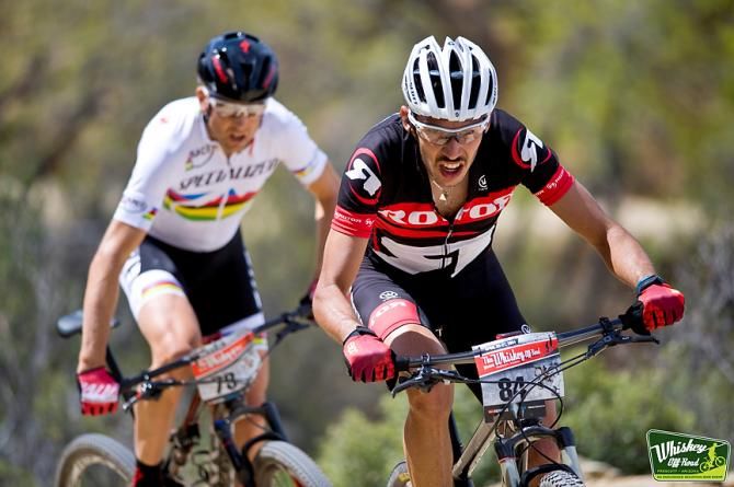 Fernando Riveros Paez leads Christoph Sauser