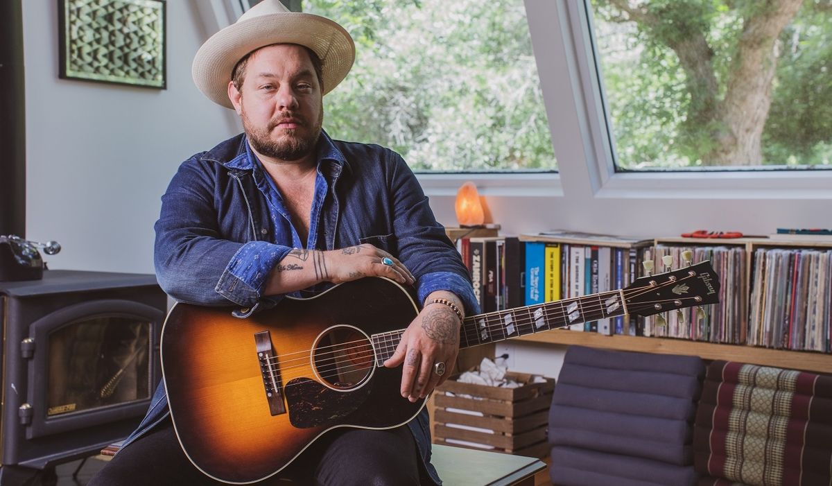 Nathaniel Rateliff with his new signature Gibson LG-2 Western acoustic guitar