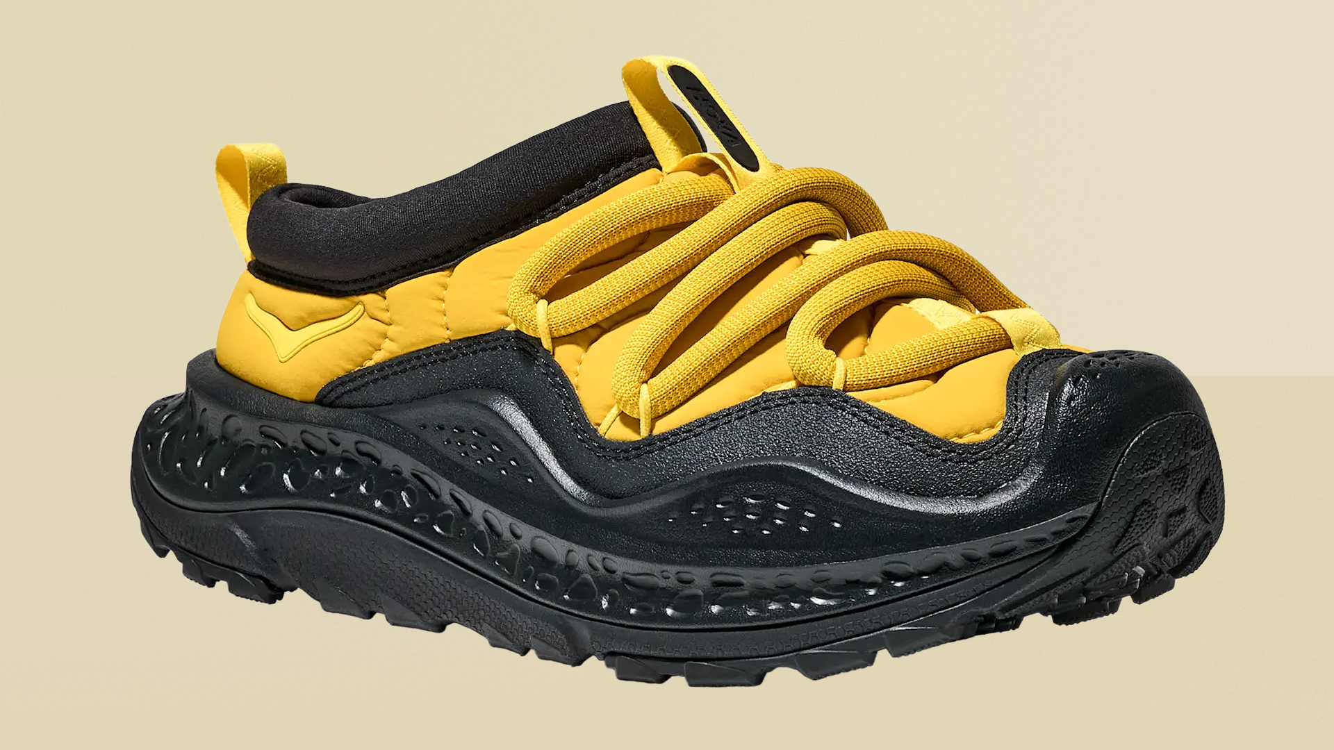 Hoka Ora Prime in yellow gold / black