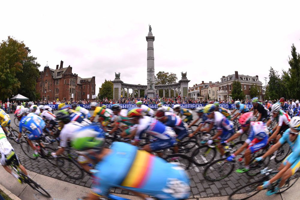 Elite men raced close nearly 260km