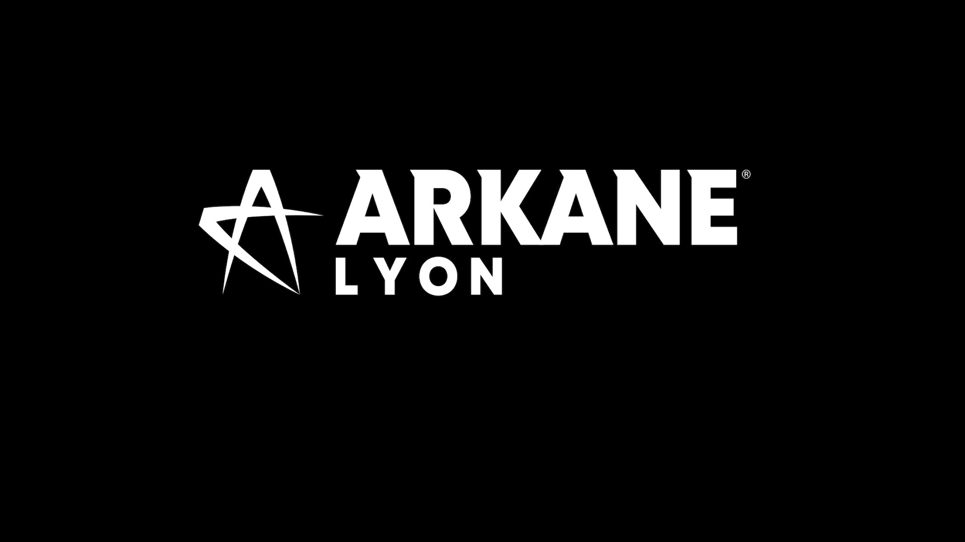 לוגו Arcane Lyon בלבן על רקע שחור