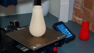 Anycubic Kobra 2 Pro with a 3D printed vase