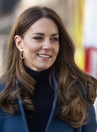Kate Middleton £2 earrings new hair Foundling Museum