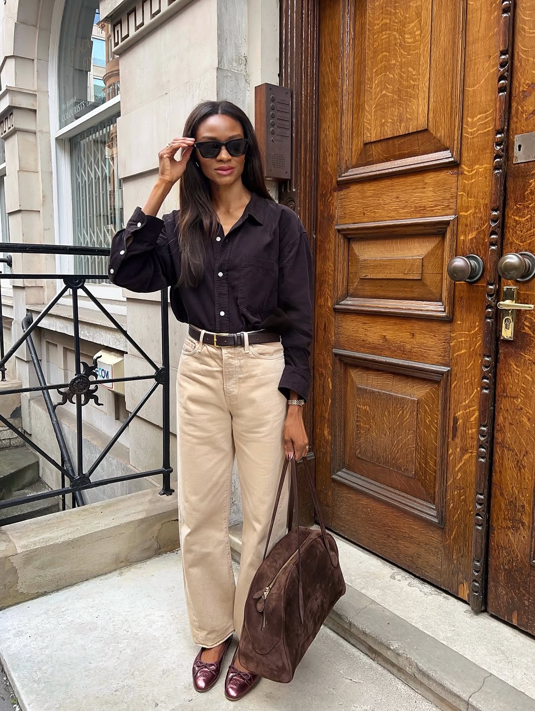 woman wearing winter to spring transitional pant trend 2026