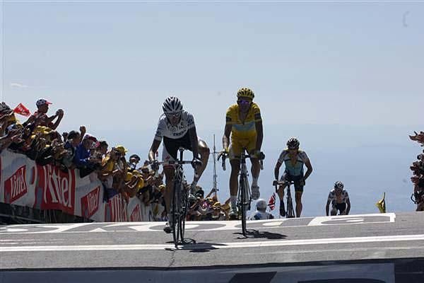 Andy Schleck (Saxo Bank) leads Alberto Contador (Astana).