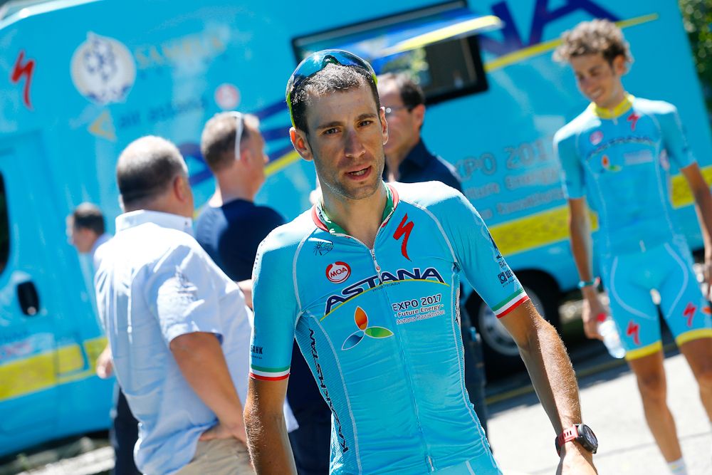 Vincenzo Nibali gets ready to ride during the second rest day